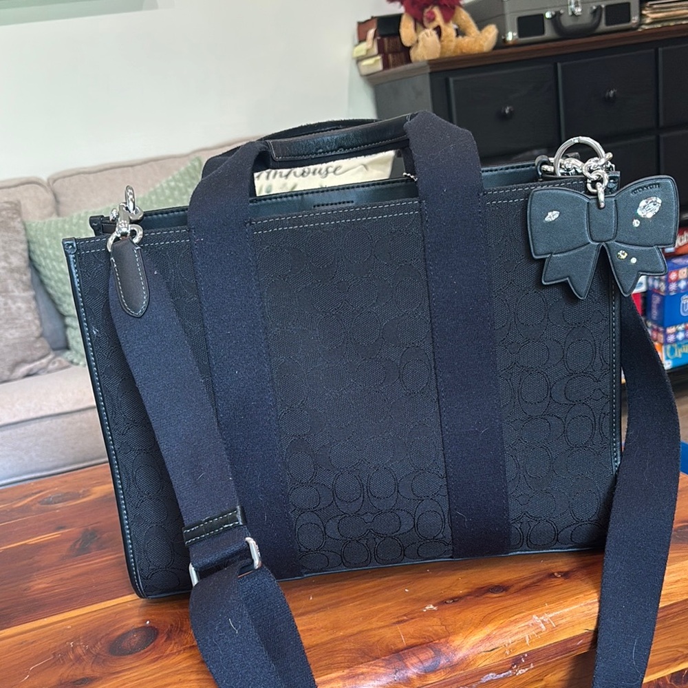 Black Coach tote with Detachable Strap